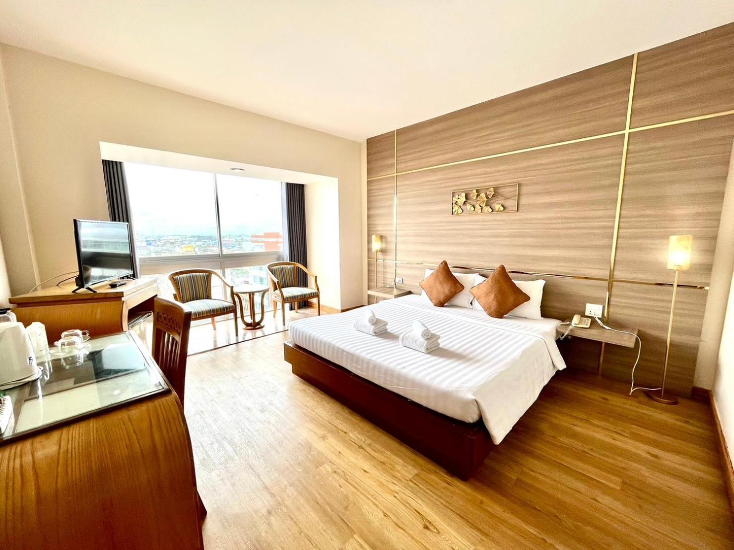 Asian Hotel Хат'яй Екстер'єр фото